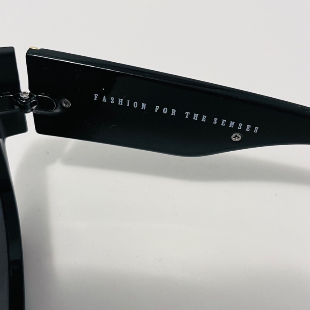 True Religion Women's Black Sunglasses - Picture 5 of 6